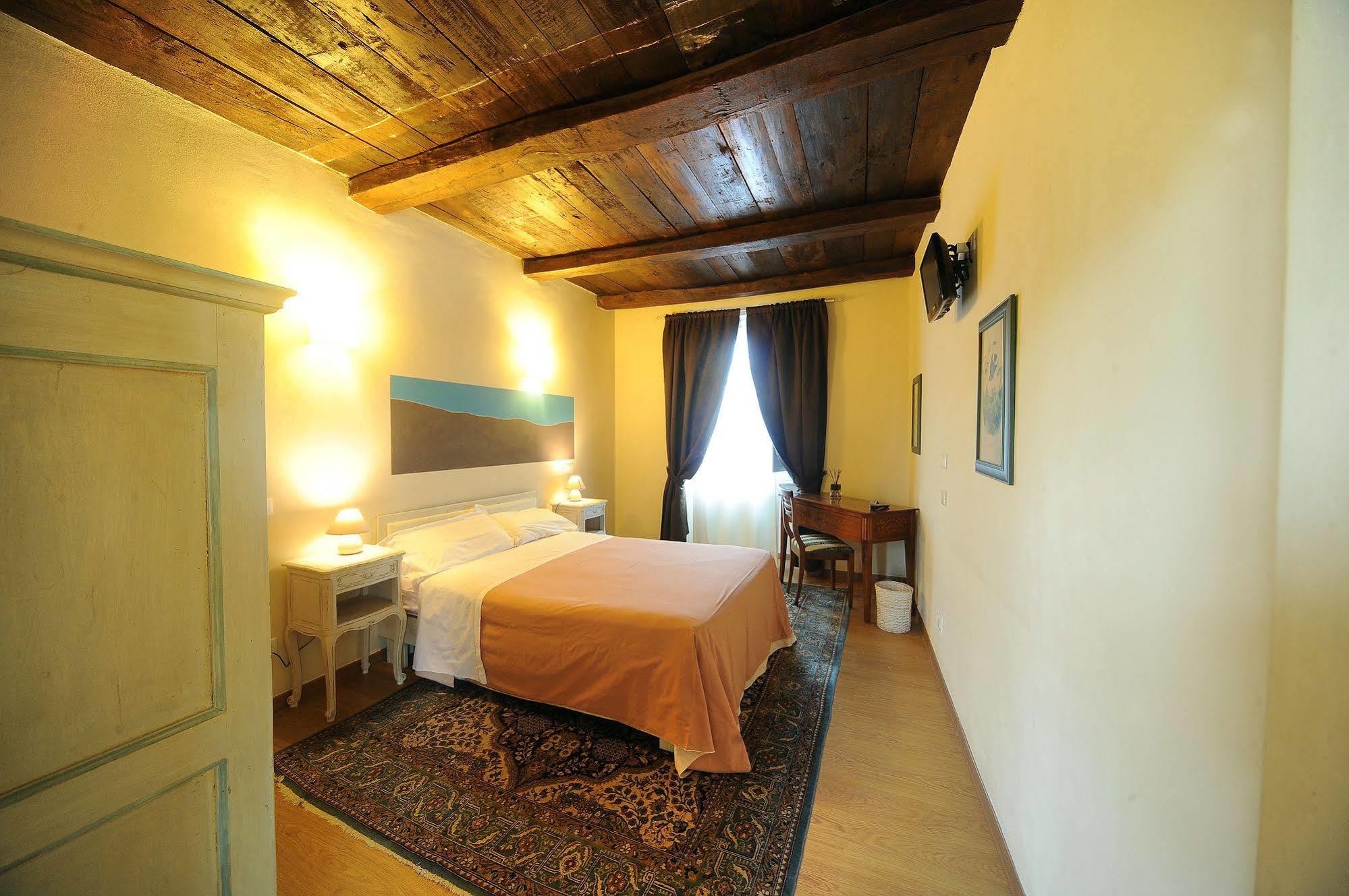 Hotel Il Campanile Cherasco Exterior foto